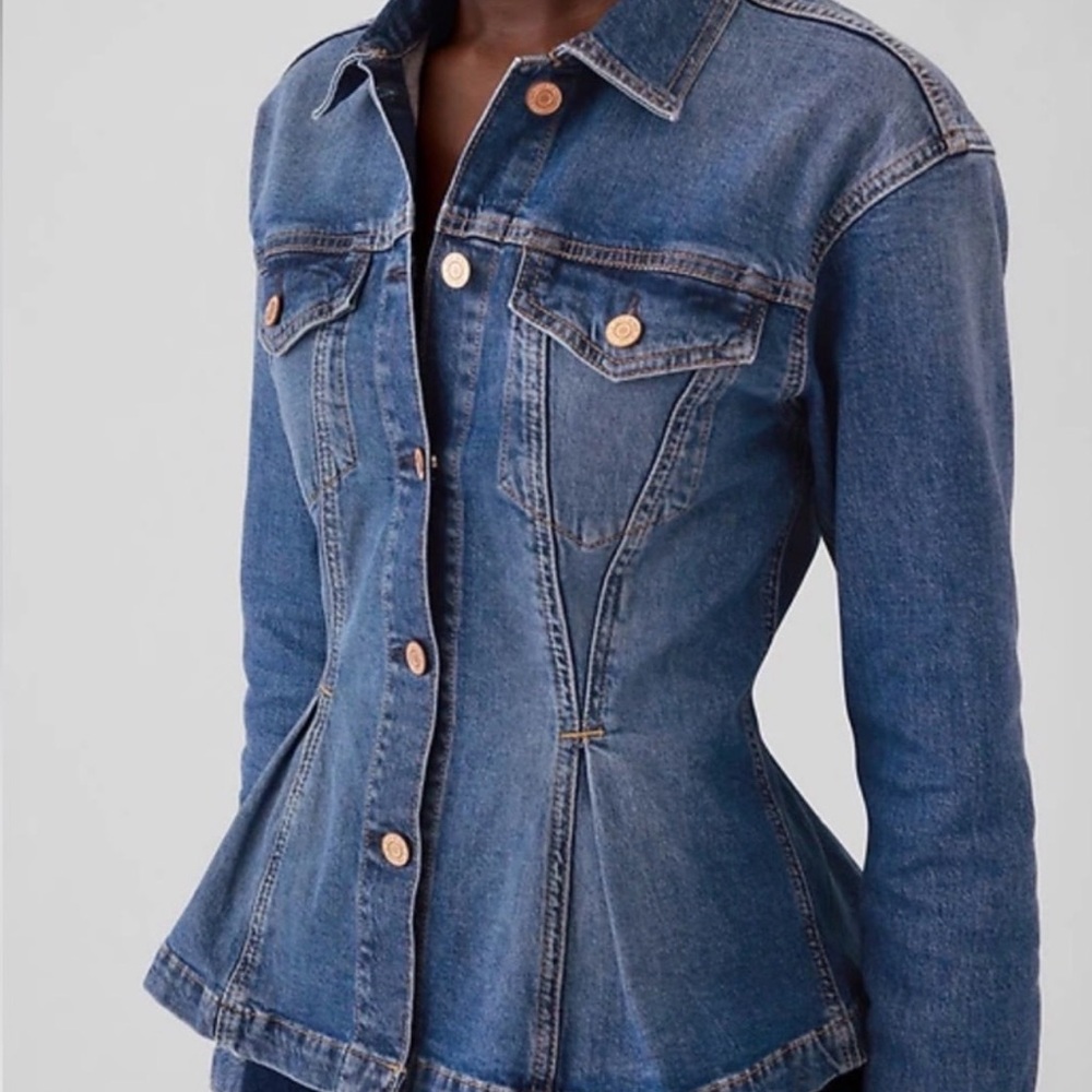 NWT GAP Classic Blue Jean Jacket for Women